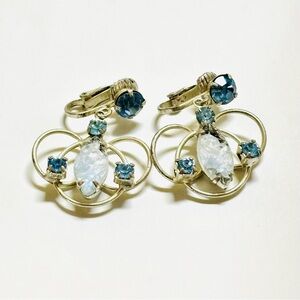 Vintage Juliana Blue Screw Back Earrings Frosted & Molded Givre